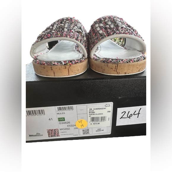 🚨SOLD🚨Chanel pink/Multicolor Tweed Mules - Picture 6 of 7